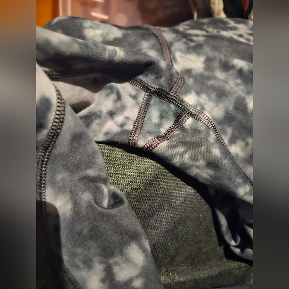 American eagle tye dye leggings. - Picture 2 of 3